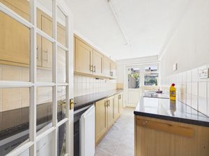 Kitchen- click for photo gallery